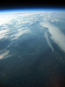 Il lago Trasimeno (a sinistra). Quota 32.740 m