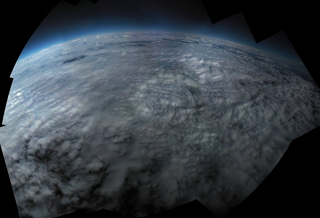 La copertura nuvolosa vista da StratoSpera 5. Mosaico di Riccardo Rossi